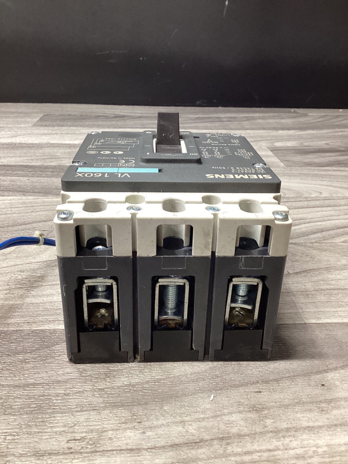 SIEMENS 3VL1710-1DE33-0AA0 100A MOLDED CASE CIRCUIT BREAKER VL 160X #144D90PR5
