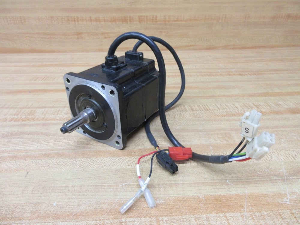 Yaskawa Electric SGMPH-02A1A-YR11 AC Servo Motor SGMPH02A1AYR11 Cracked Body