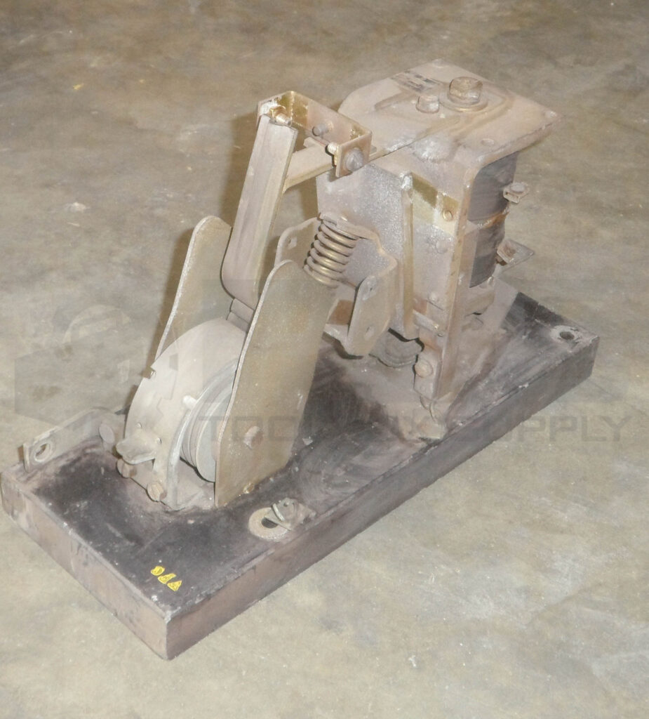 GENERAL ELECTRIC IC2800Y102D2 DC CONTACTOR 600VAC MAX 300A