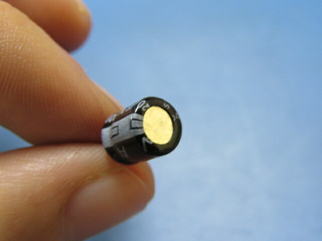 ARCOTRONICS ESS227M6R3AE2AA Qty of 250 per Lot CAPACITOR,ALUMINUM ELECTROLYTIC,