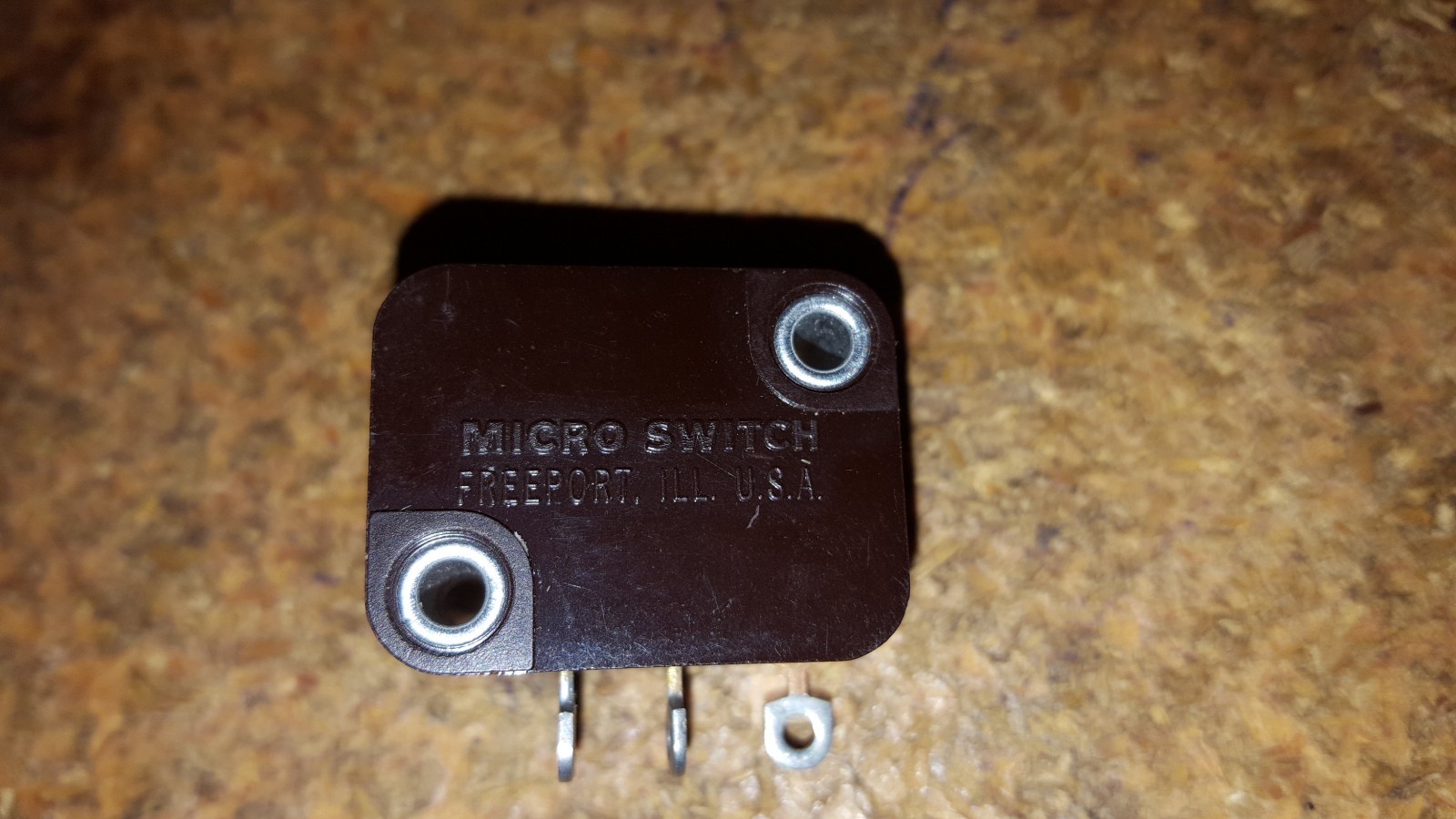 ORIGINAL MICRO SWITCH BRAND V4-14 5A 250 VAC BRAND NEW LOC TOP DSK CENTER