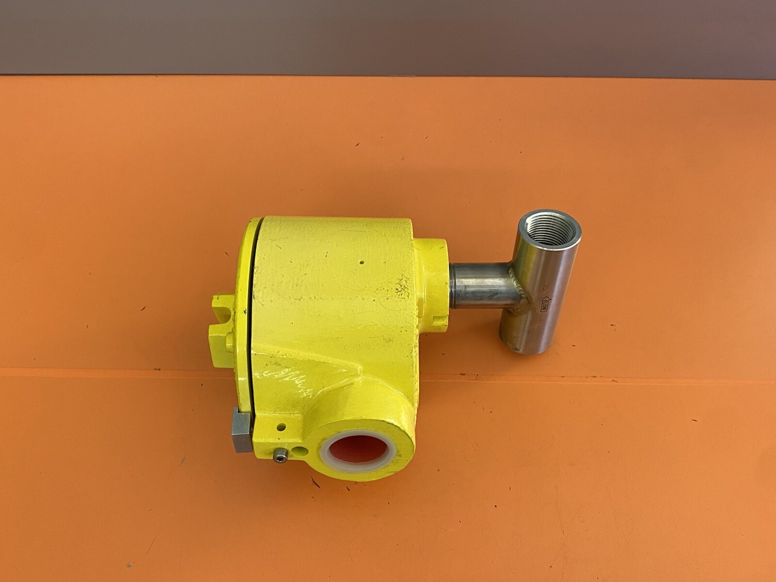 FCI Fluid Components INTL 115/220VAC or 24VDC 6A 2000PSIG FLT93L-1A1C1AC1A01000