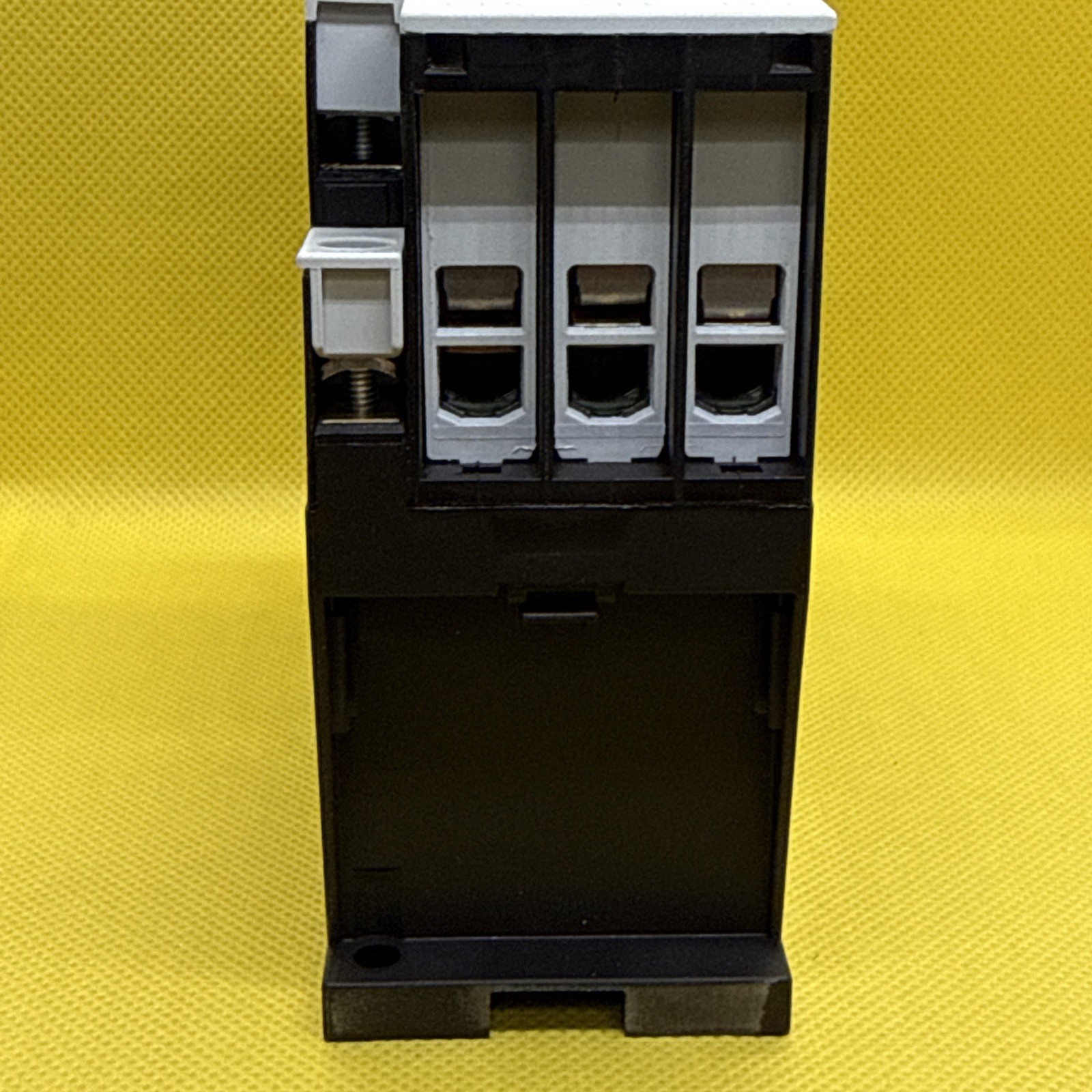 EATON DIL M32-10 XTCE032C10, XTOB1P6CC1, ZB32 3PH contactor 24V 50/60Hz