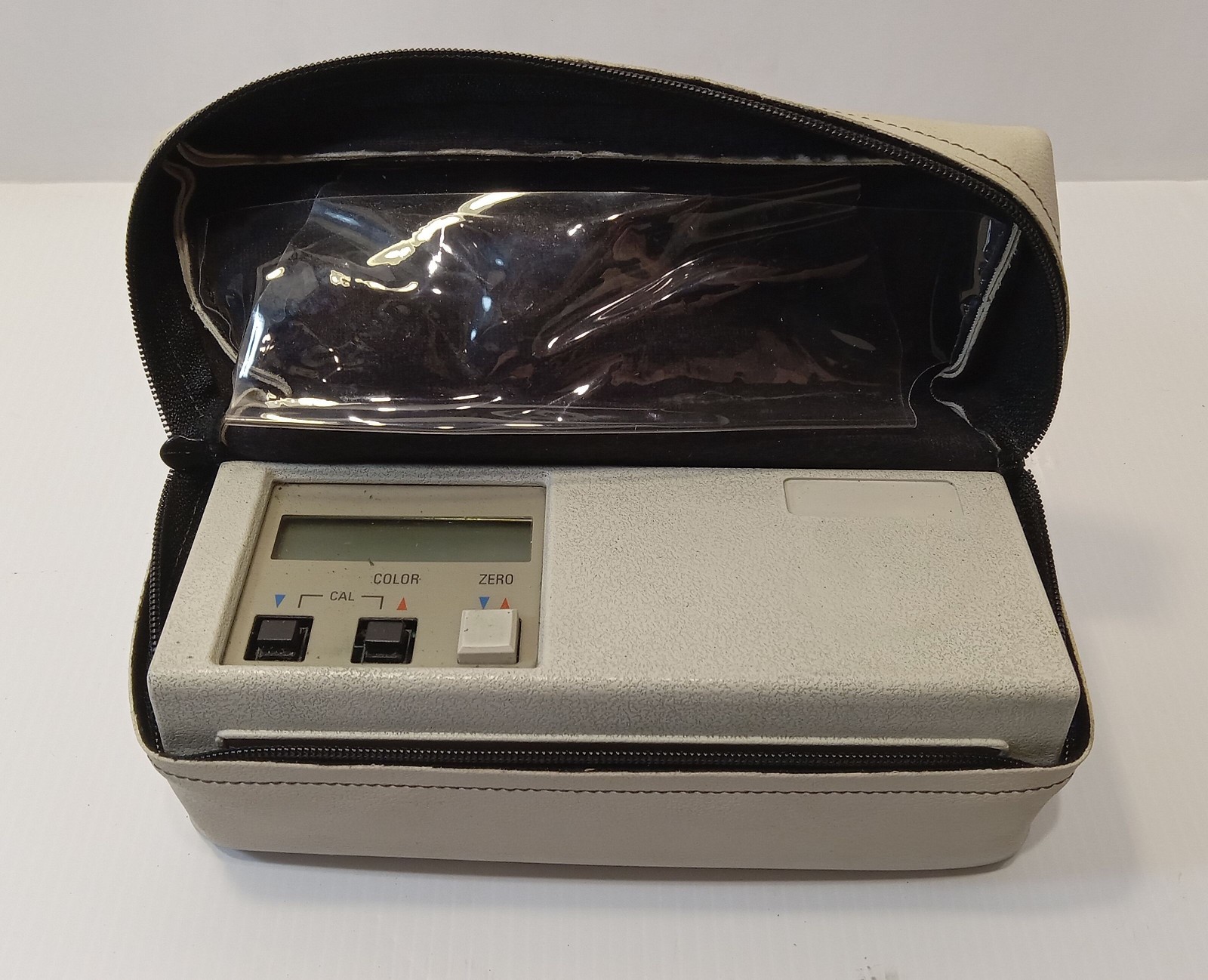 1 USED X-RITE 404 DENSITOMETER/SPECTROPHOTOMETER W/O CHARGER ***MAKE OFFER***