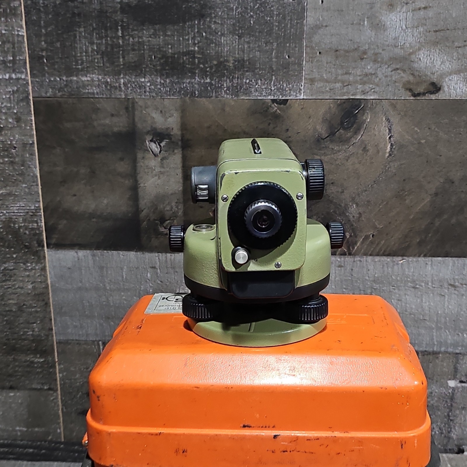 Wild Heerbrugg NA1 automatic level in working condition.