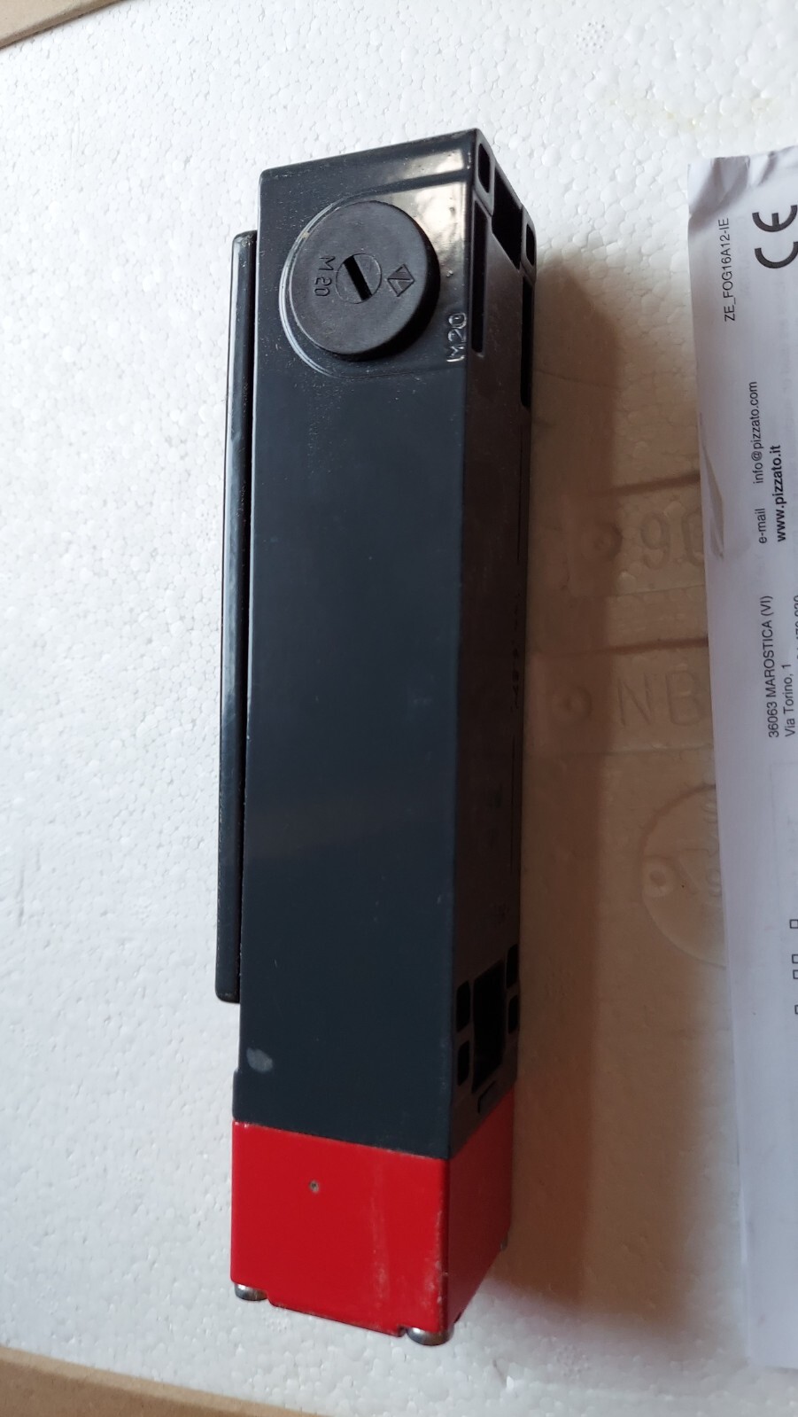 New Pizzato FG 60AD1D0A Interlock Switch