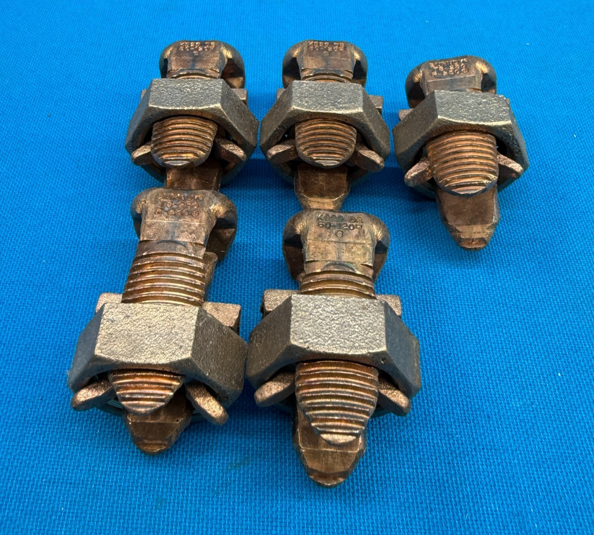 Lot of 5 – Burndy T8-250 KS29 DB Copper Split Bolt Connector