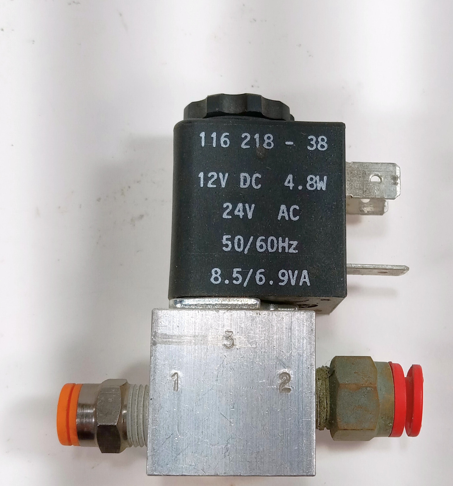 1 USED ARO CAT33P-012-D-G SOLENOID AIR CONTROL VALVE ***MAKE OFFER***