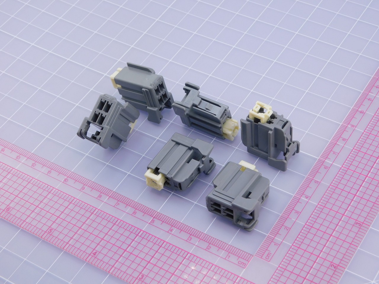 Lot of 625 YAZAKI 7283-5531-40 4 POS YES/YESC CONN 1.5mm X .8 , Unsealed F X1206