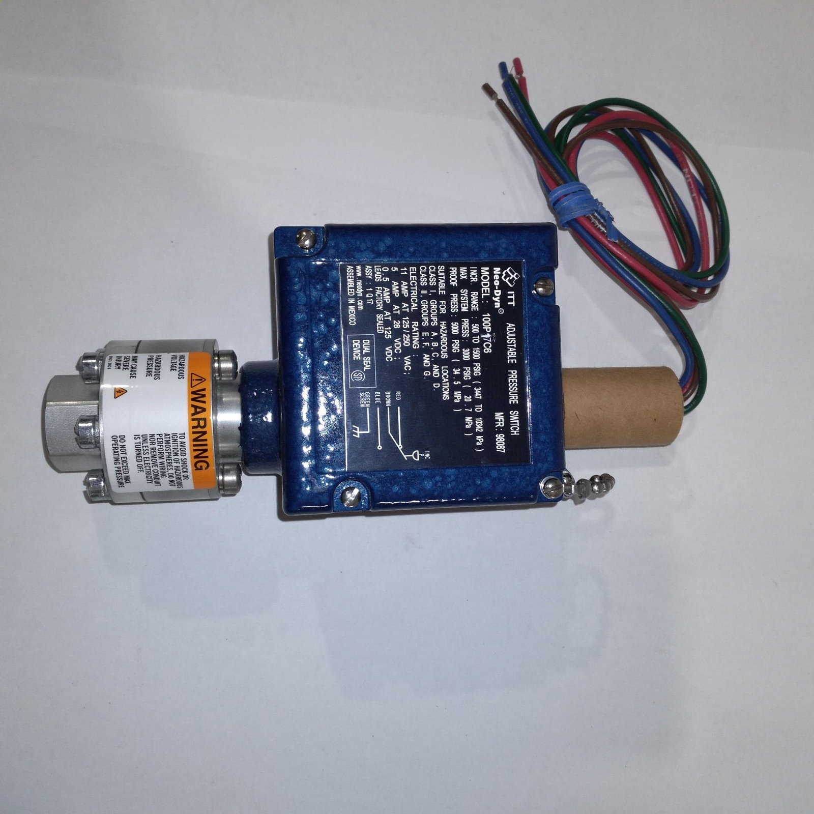 ITT NEO-DYN ADJUSTABLE PRESSURE SWITCH 100P17C6 3000PSIG 125/250VAC 125VDC