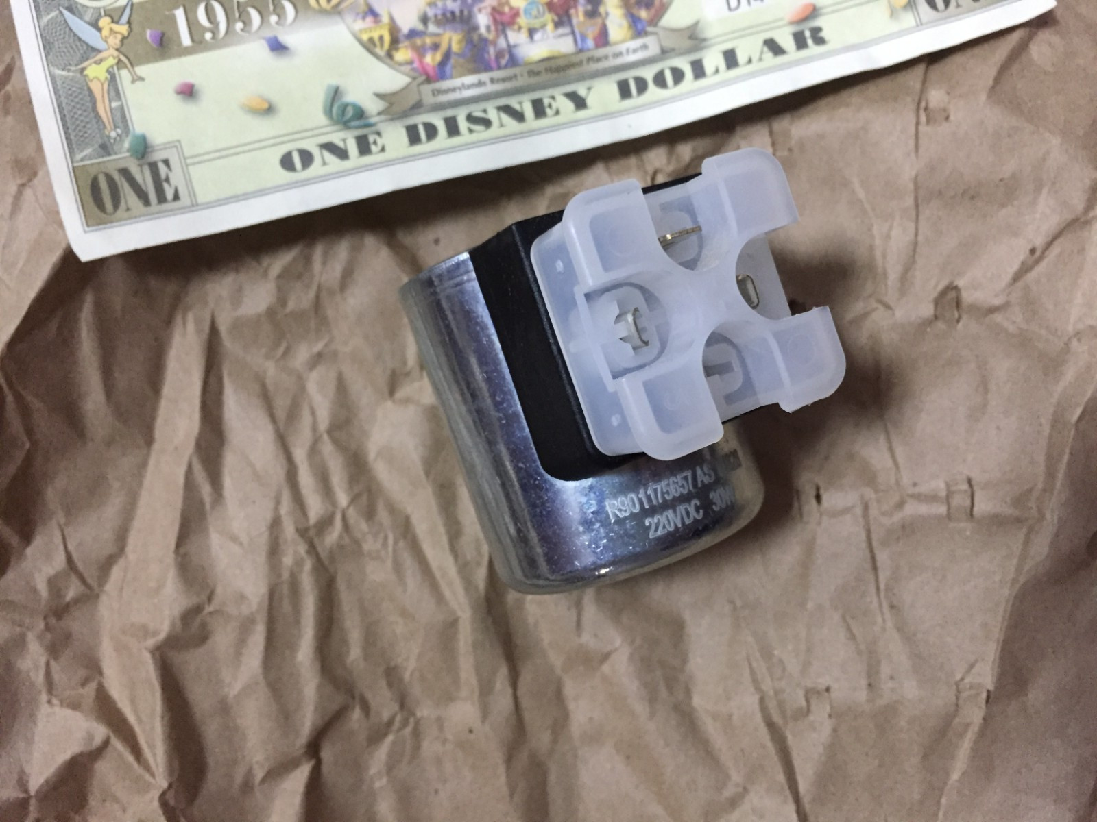 SOLENOID COIL 45-K4K__-30G220__00 R901175657 NEW REXR0TH