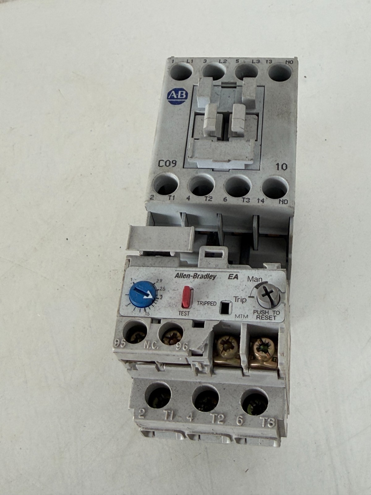 ALLEN BRADLEY 100-C09*10 /A CONTACTOR 600VAC 25A 193-EA1EB /A OVERLOAD RELAY (34