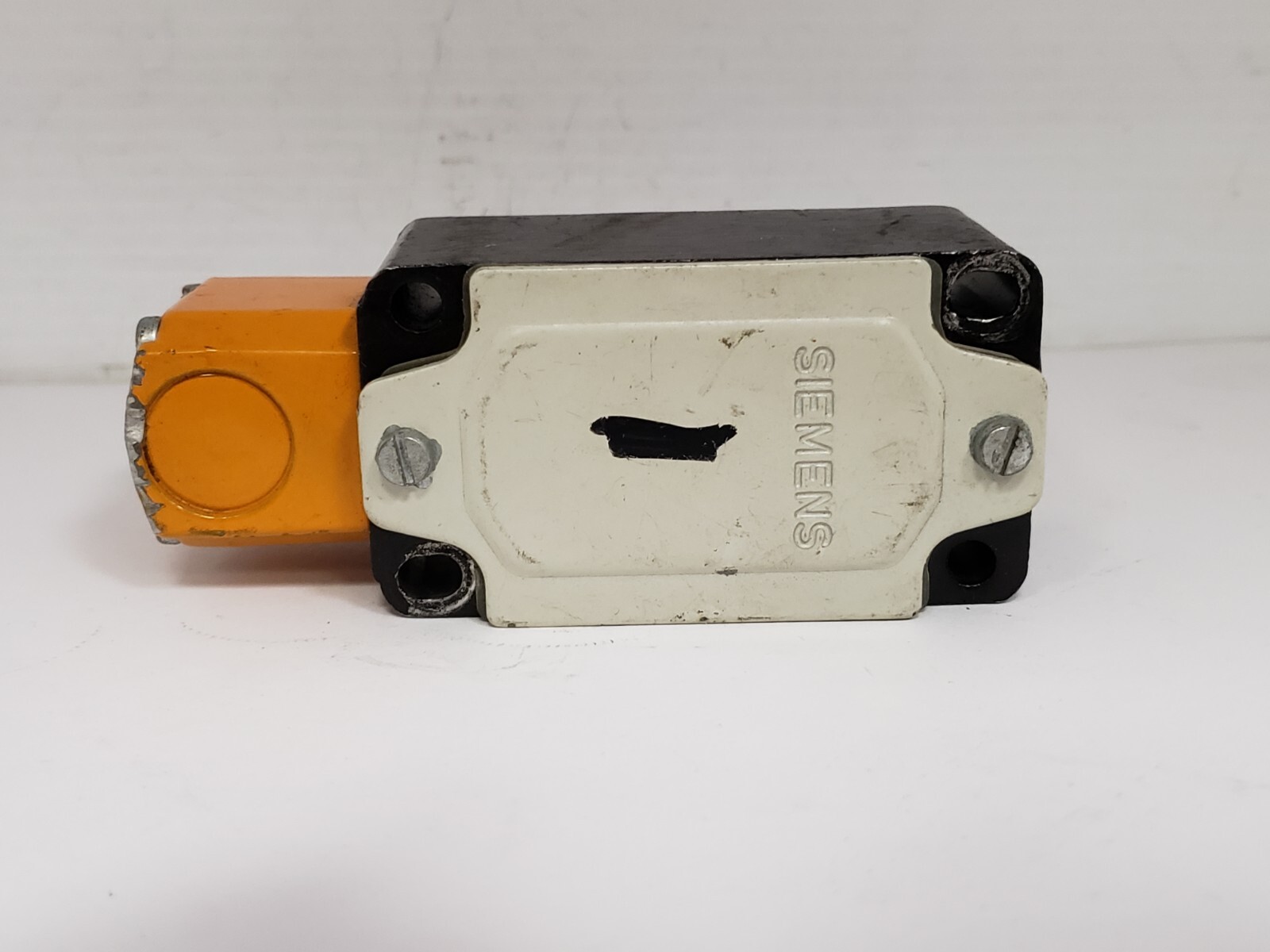 SIEMENS 3SE3 120-1GW-Z LIMIT SWITCH 1 NO 1NC
