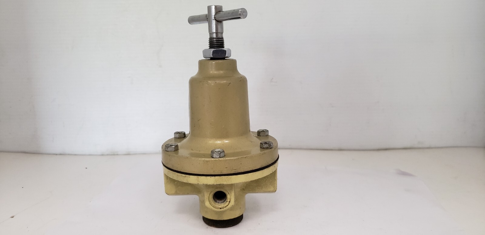 NORGREN 11-002-585 PNEUMATIC REGULATOR, 1/4″NPT, 400 PSIG INLET, 125 PSIG OUTLET