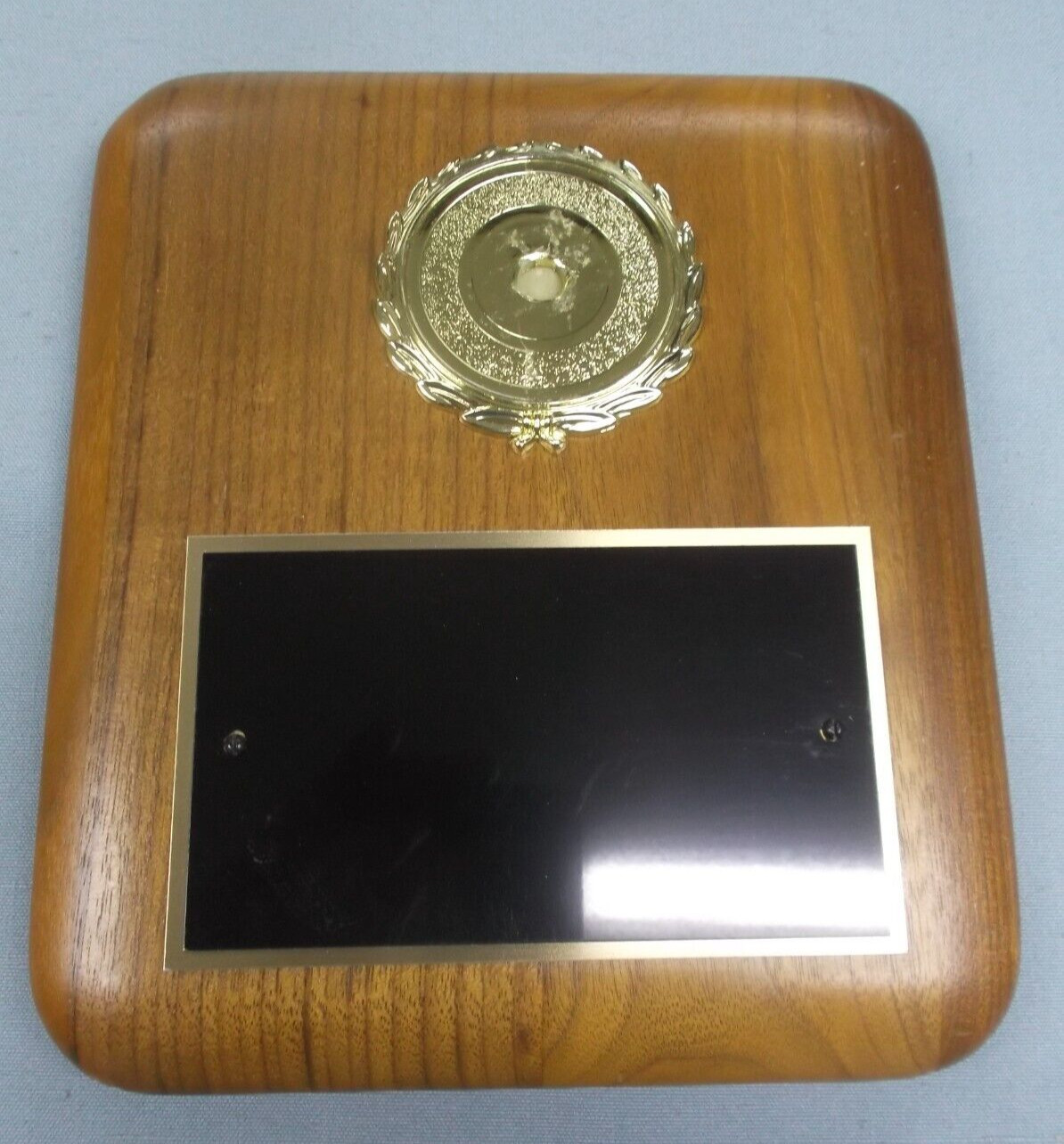 P1417 AIRFLYTE plaque 7×8 solid walnut black brass plate 2″ dia trophy parts