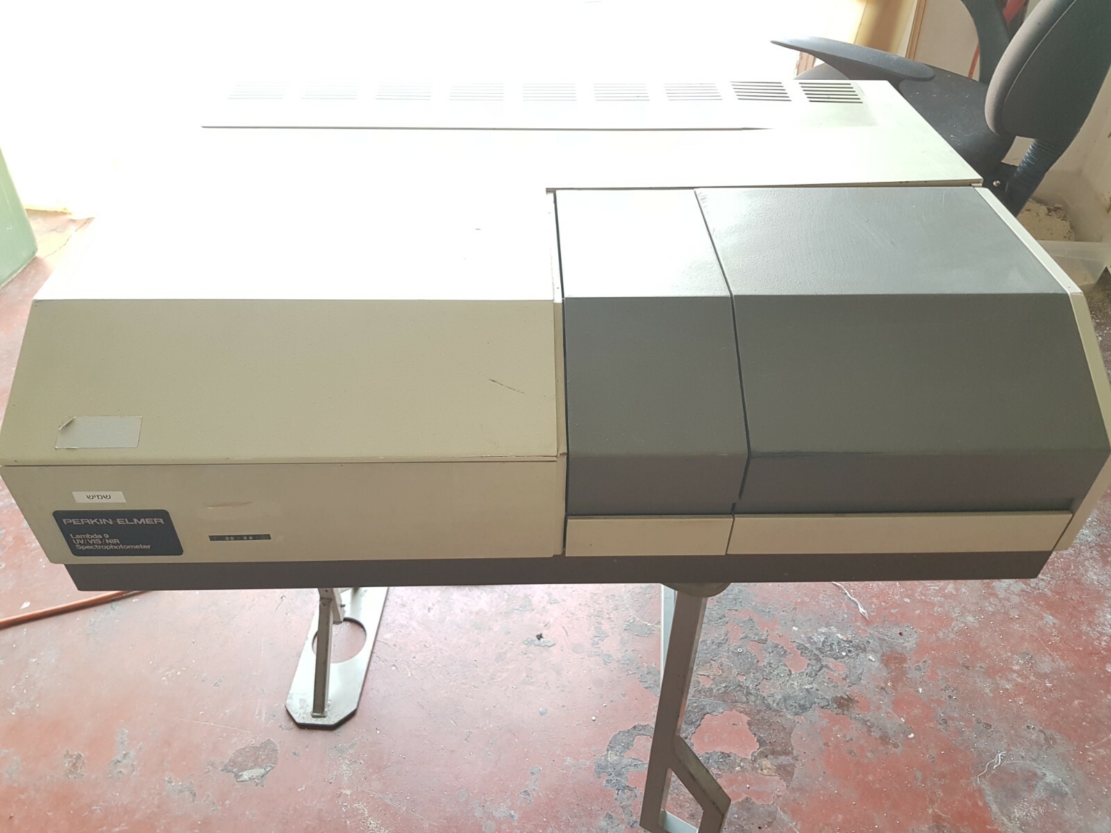 Perkin Elmer Lambda 9 P/N 110890 UV/VIS/NIR Spectrophotometer