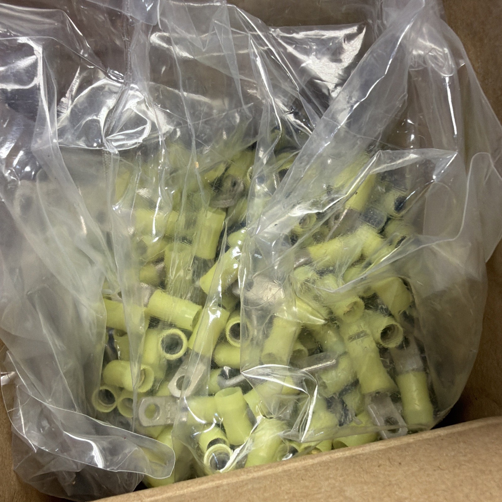 LOT OF 500 BURNDY YAEV10T7 NYLON RING TERMINAL FOR 12-10 AWG