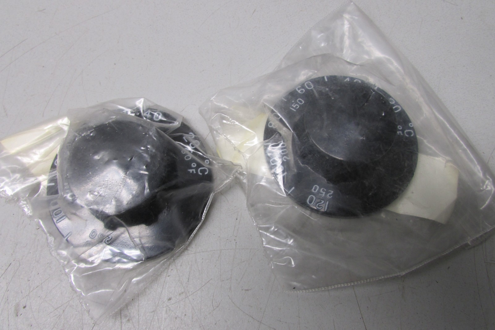 Vulcan N15/04000-014 3HL23 Knob Lot of 2!