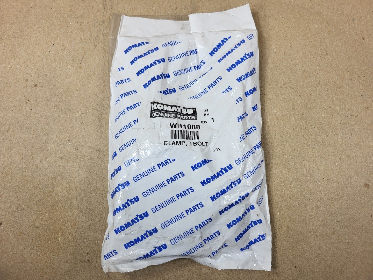 SURPLUS NEW KOMATSU WB1088 T Bolt Clamp – Heavy Machinery
