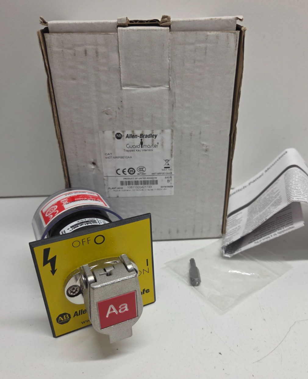 NEW IN BOX! ALLEN-BRADLEY GUARDMASTER TRAPPED KEY INTERLOCK 440T-MRPSE10AA