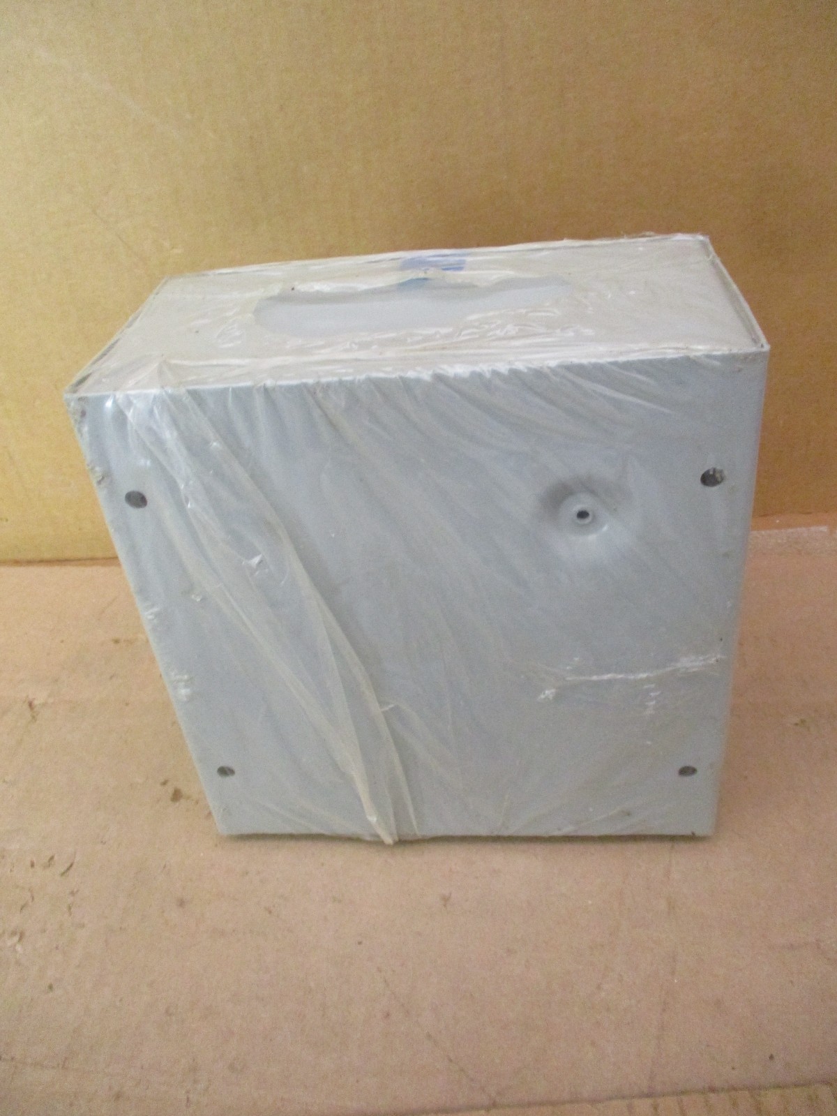 New Open Box of 4 Pieces Hoffman ASE8X8X4NK SCR CVR Pull Box 43330 53339HM