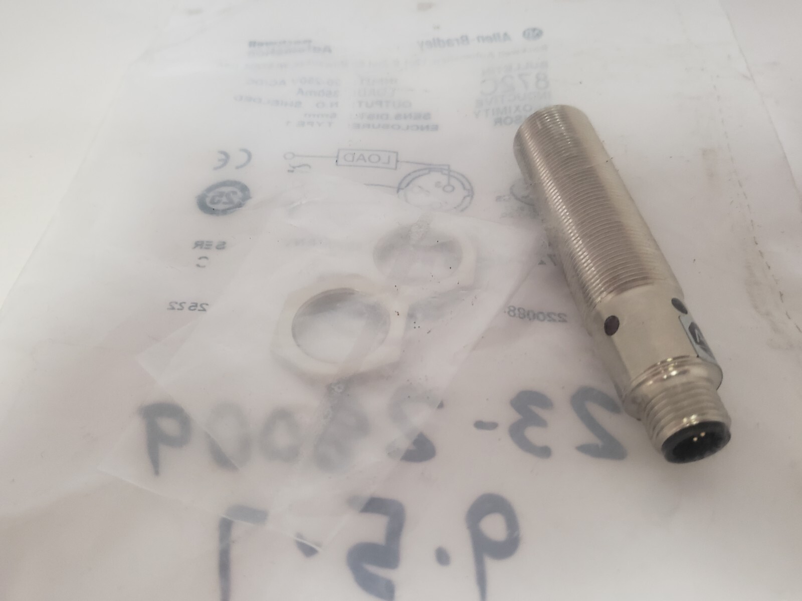 ALLEN BRADLEY 872C-J5N18-R3 INDUCTIVE PROXIMITY SENSOR 20-250V AC/DC SER C NIB