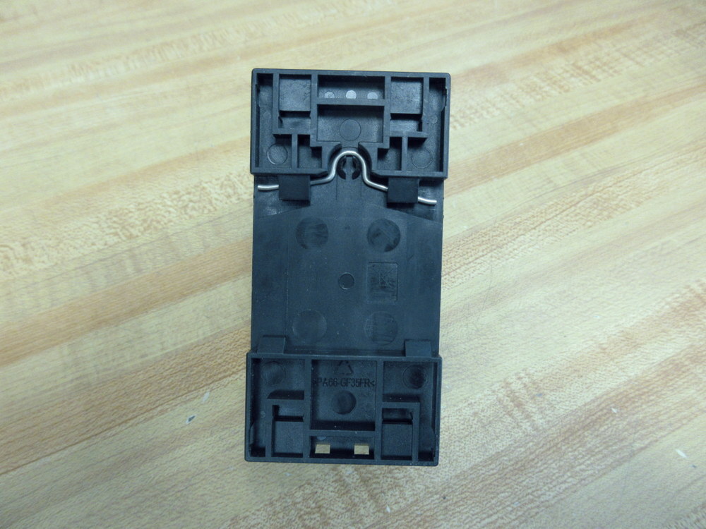 Siemens 3RV1011-1HA10 Circuit Breaker 3RV10111HA10 G/180712 *E09*