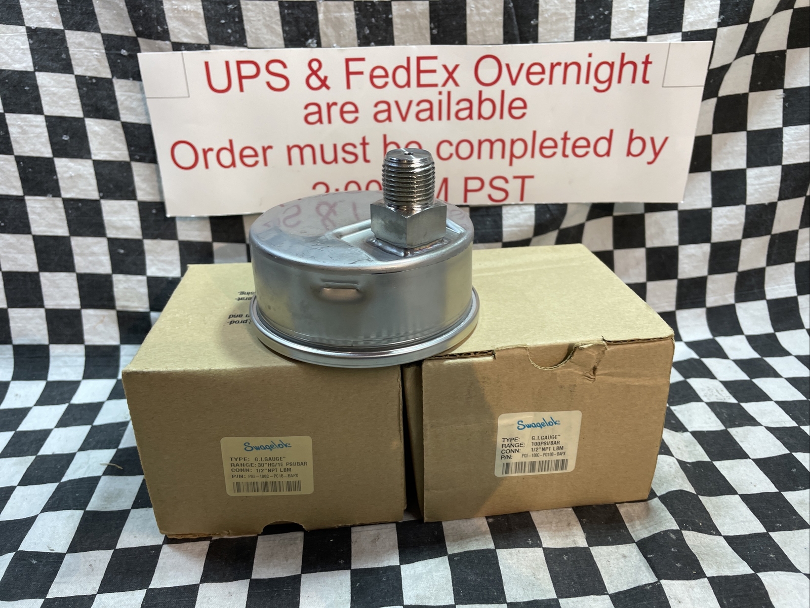 SWAGELOK PGI-100C-PG100-BAPX, PGI100CPG100BAPX, Pressure Gauge 100 PSI, LOT OF 2