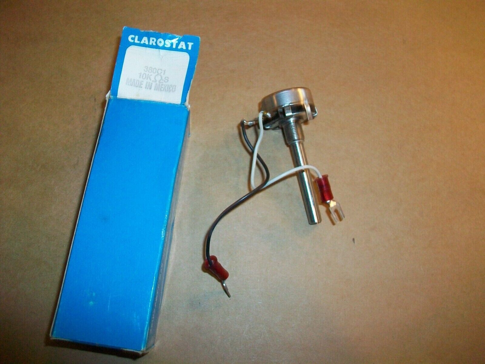 CLAROSTAT 380C1 10K OHM POT POTENTIOMETER NEW IN BOX