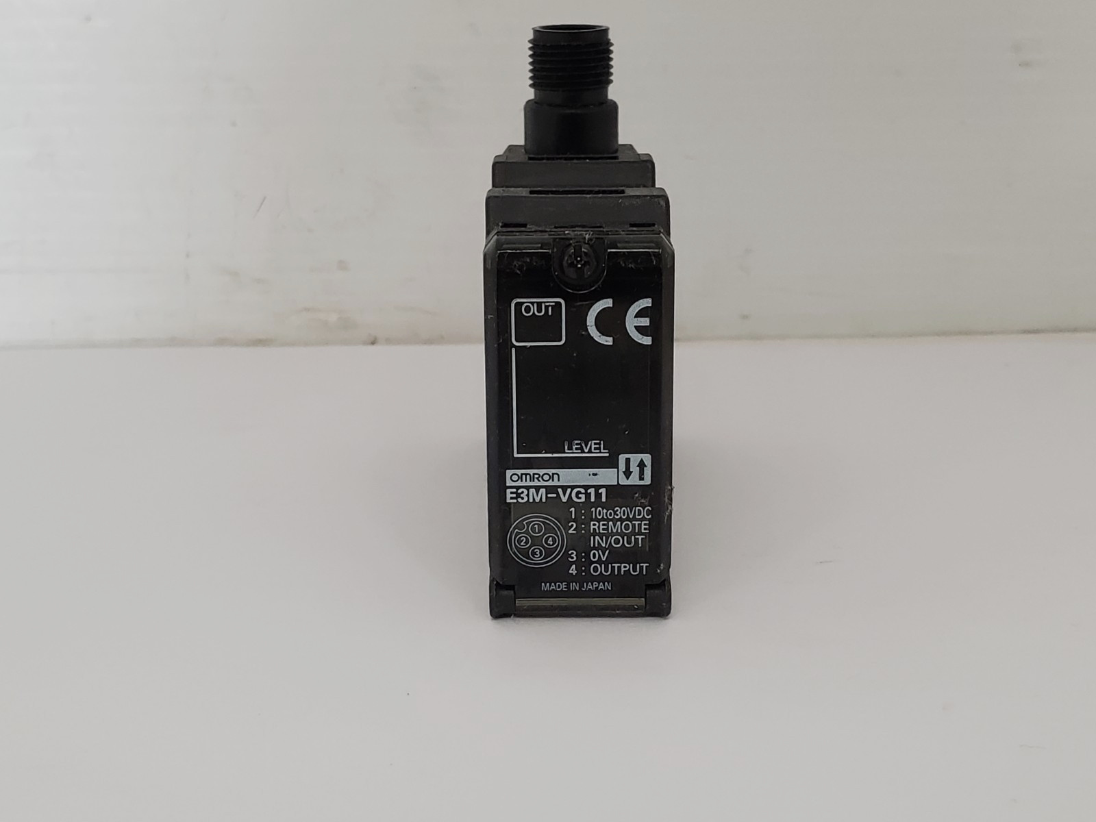 OMRON E3M-VG11 PHOTOELECTRIC SENSOR COLOR MARK DETECTION NPN 10-30 VDC NNB