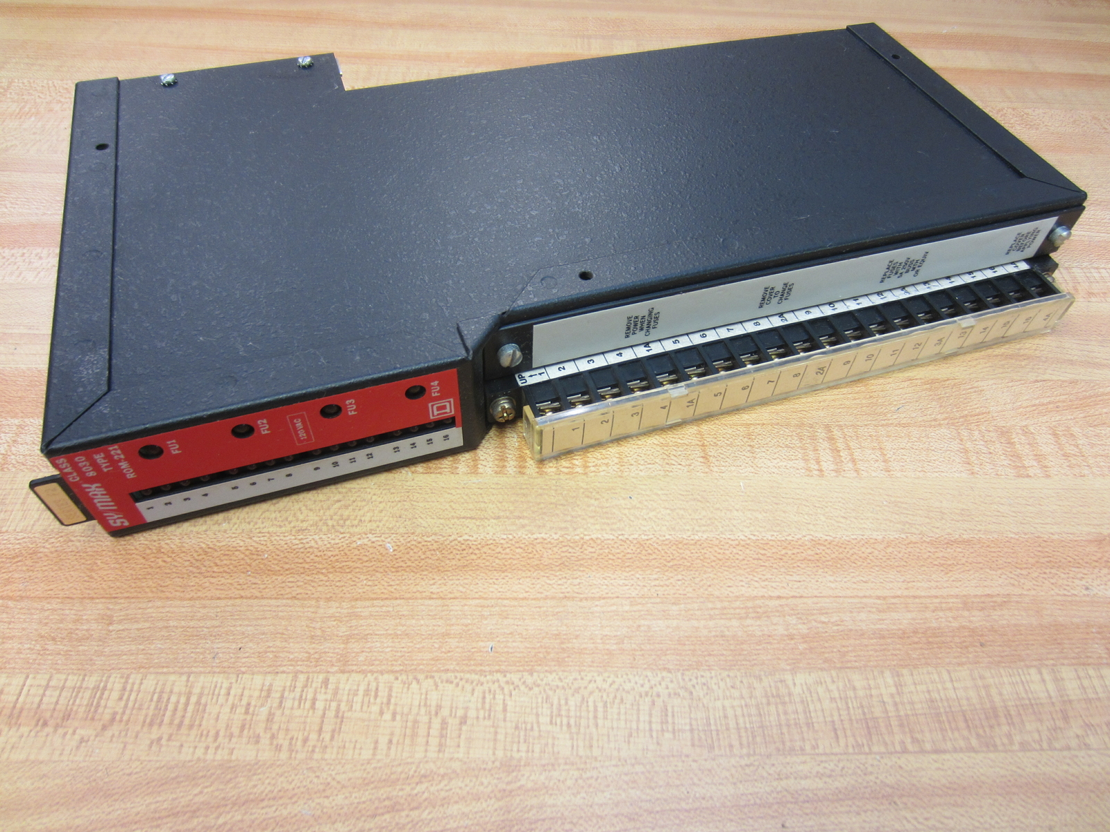 Square D 8030 ROM-221 Output Module 8030ROM221 Series F2