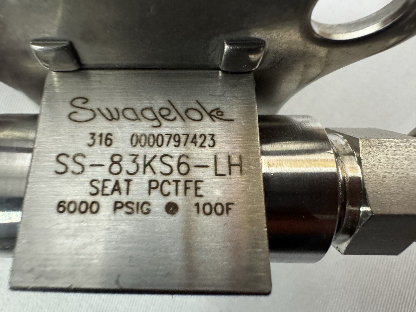 SWAGELOK High Pressure Ball Valve 3/8″, SS-83KS6-LH No Box