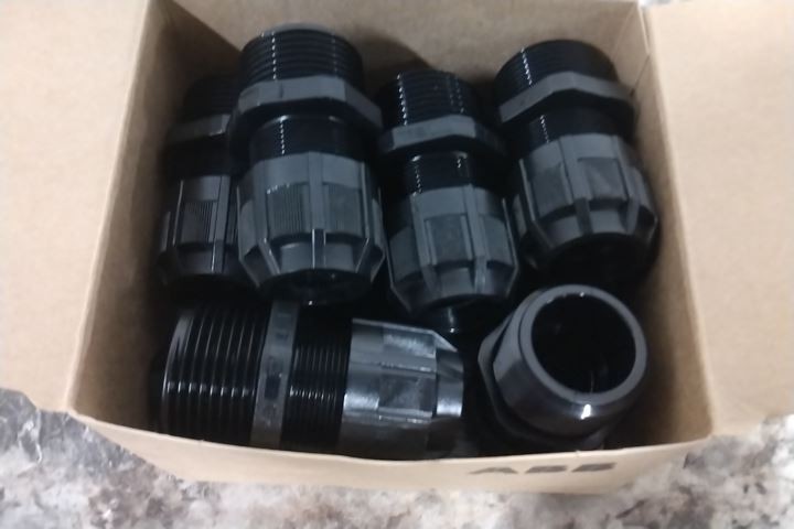 Thomas & Betts 2941NM 100 Pk 1 In Nonmetallic Strain Relief Cord Connector