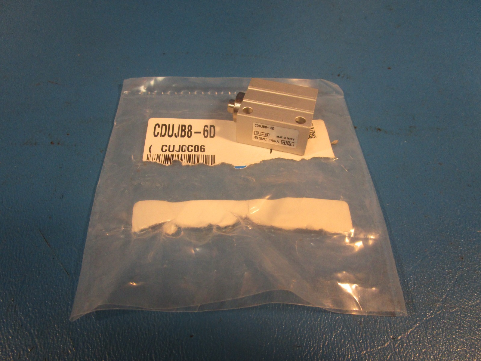 SMC CDUJB8-6D, Mini Free Mount Cylinder, 8mm Bore, 6mm Stroke, Auto Switch