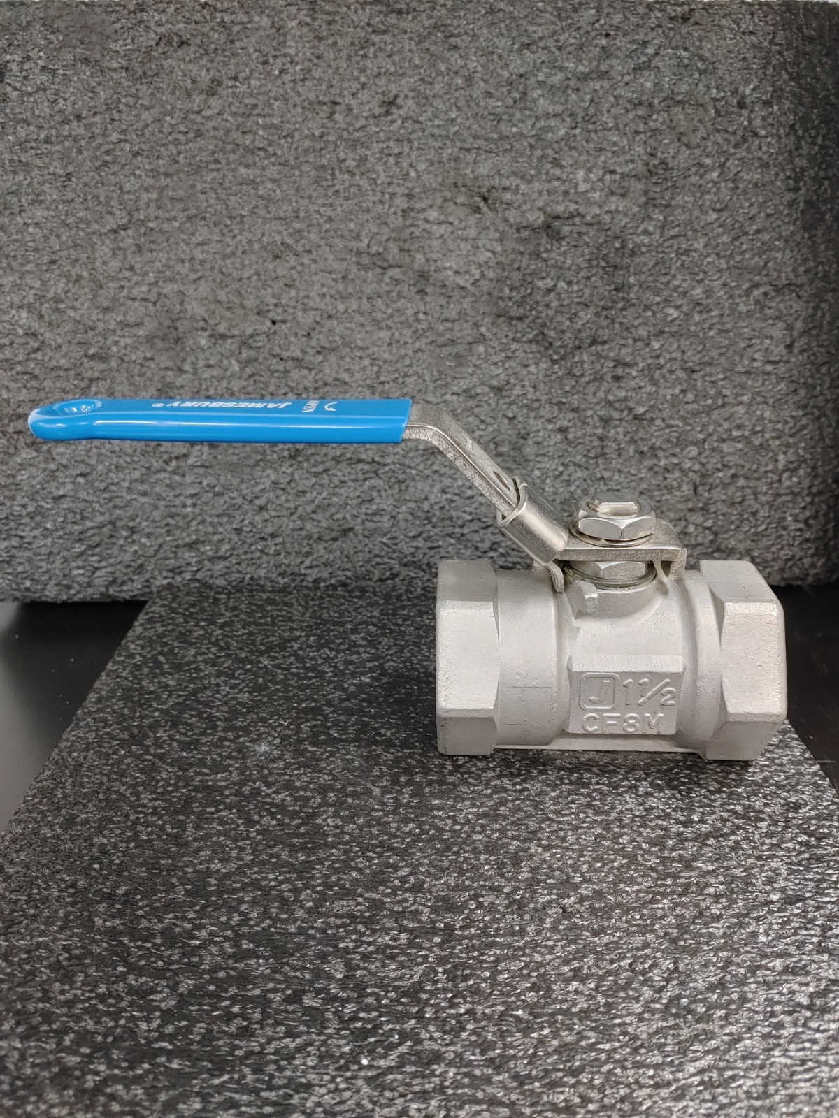 JAMESBURY J 1 1/2 CF8M BODY 2000 SEAT 1000 Ball Valve