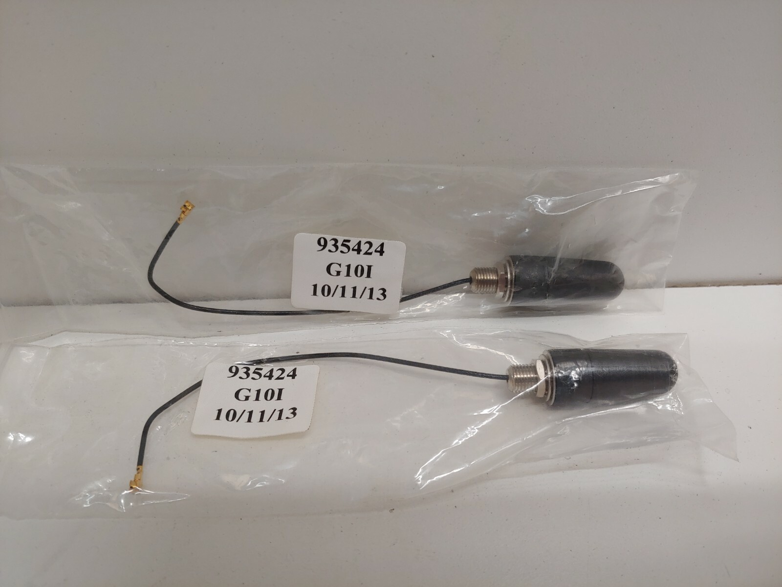 LOT OF (2) NEW OLD STOCK! FLUKE CIRCUIT CARD ANTENNAS 935424