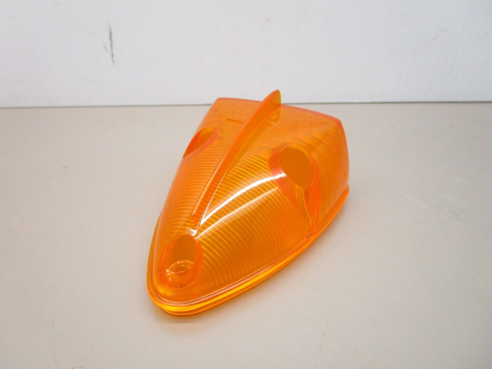 Weldon No. 5050 Amber Clearance Marker Light Lamp Lens Dome 02103406 ( B1-4A)