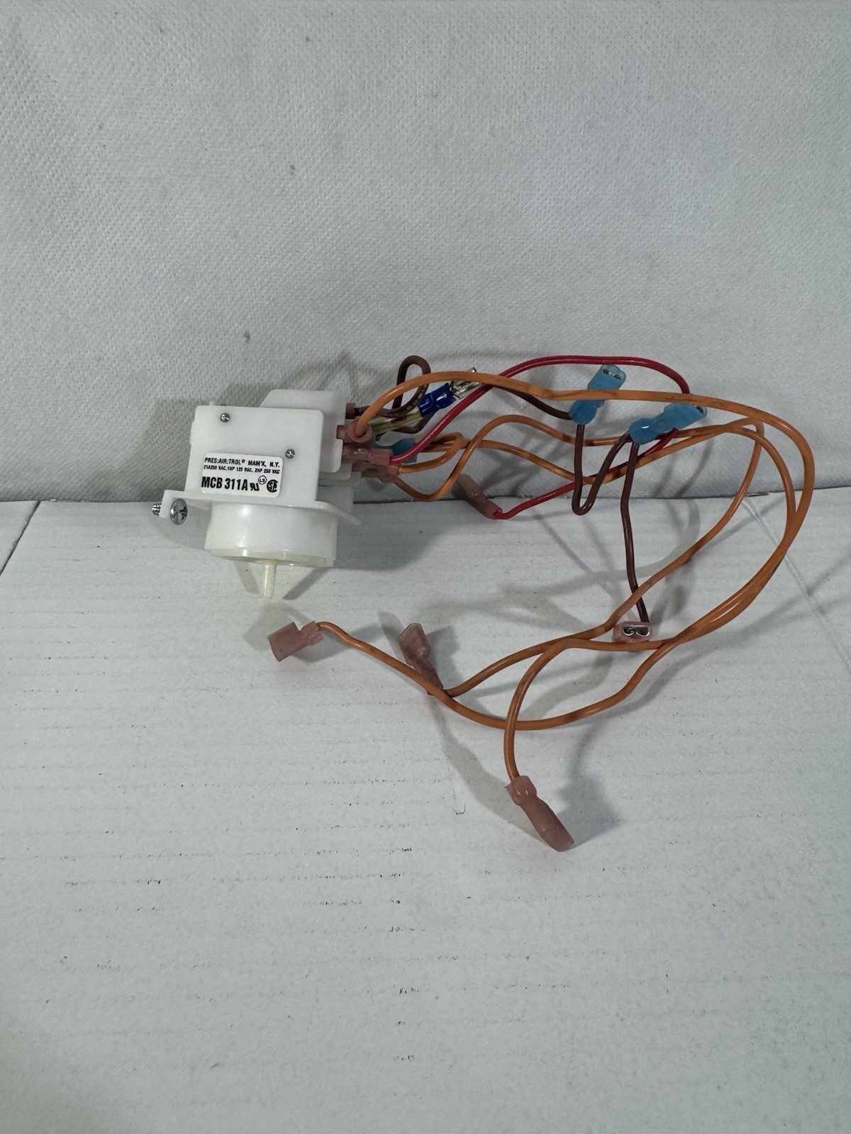 Pres:Air:Trol MCB311A Sequencing Switch Blue Cam, Used With Wires 21A250 Vac,