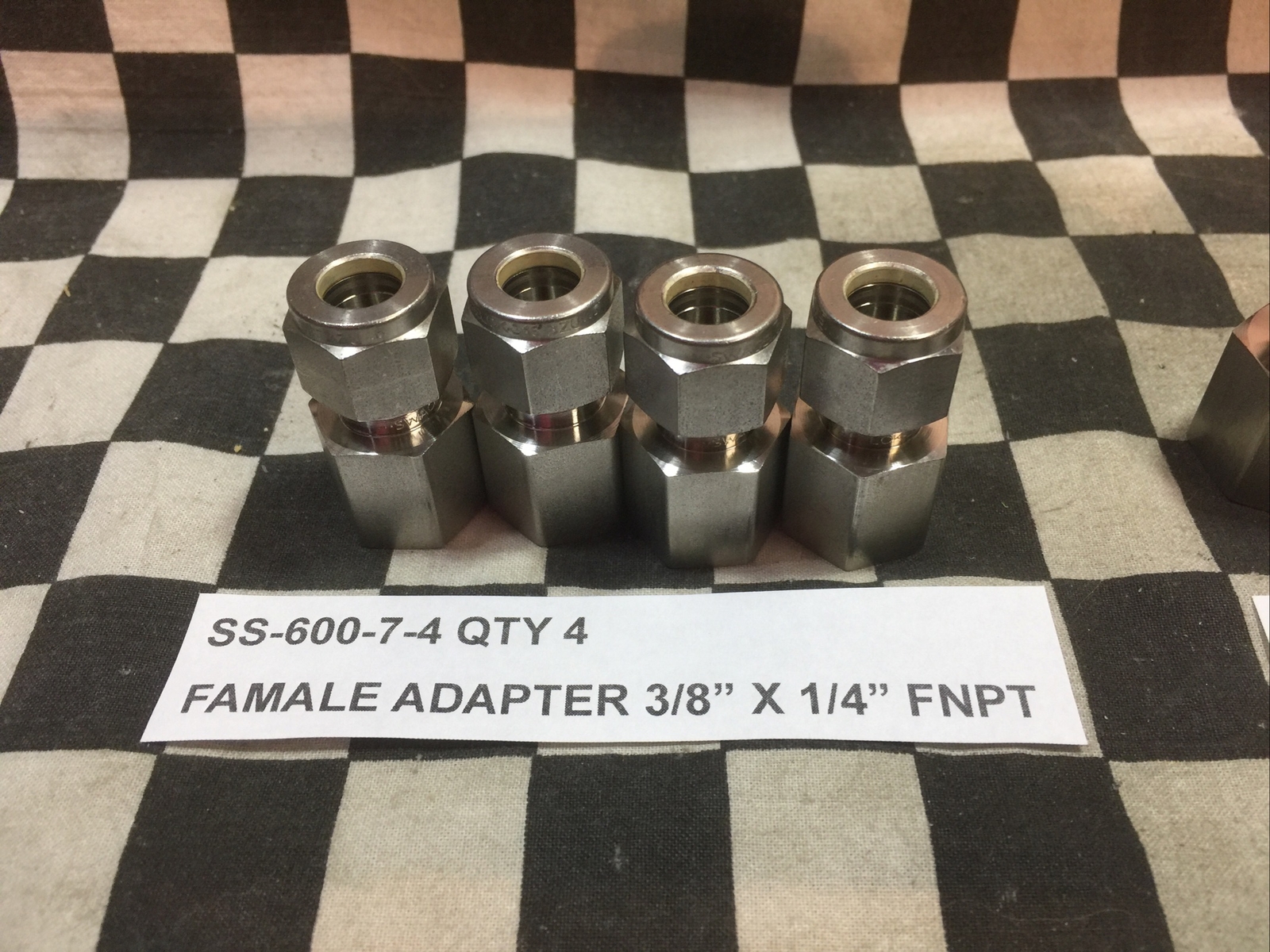 SWAGELOK SS-600-7-8, SS-600-7-6, SS-600-7-4, ADAPTER 3/8″ TUBE ,LOT OF 12#1637F3