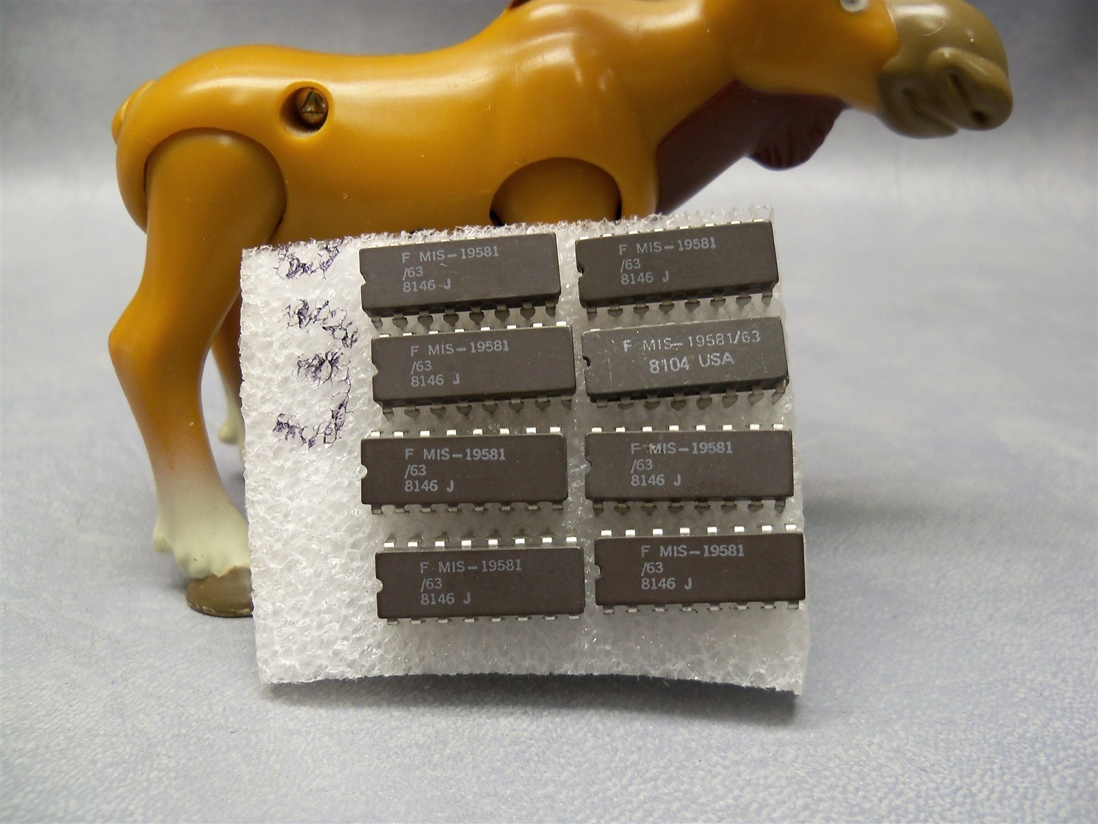 MIS-19581-63 Integrated Circuit Case – Lot of 8