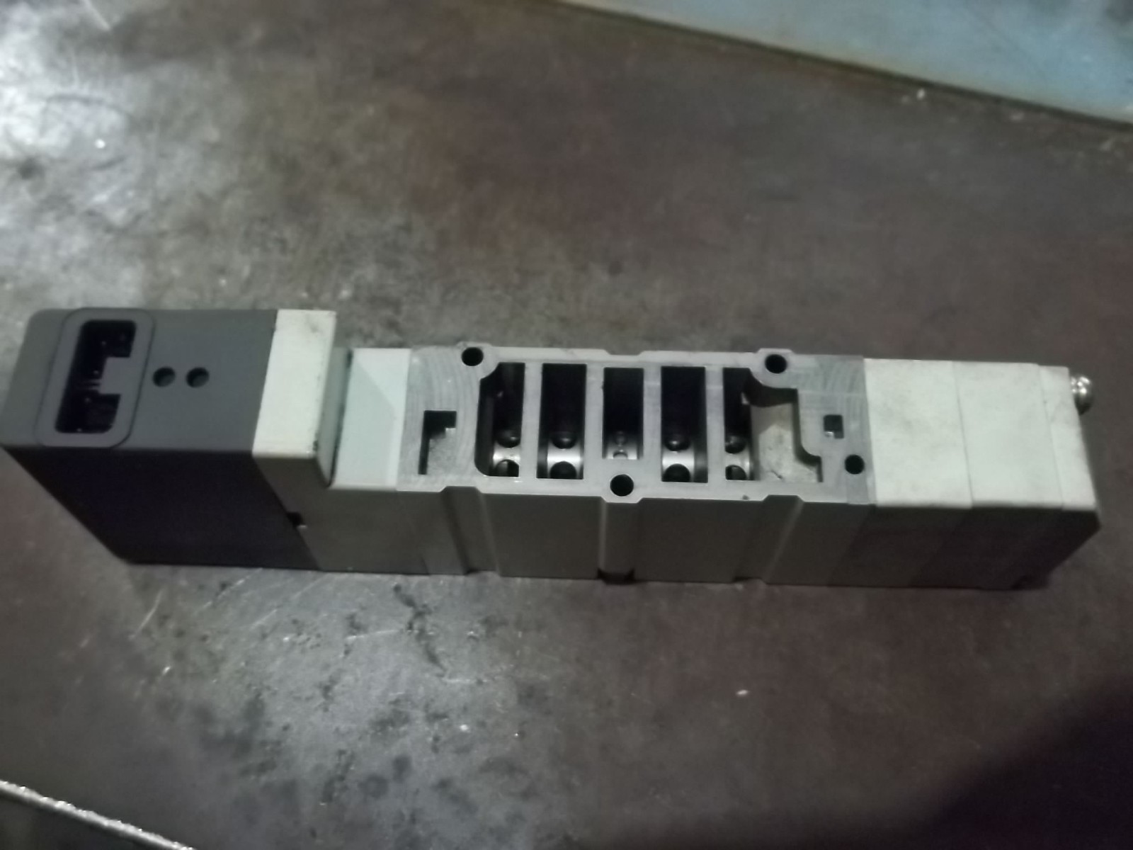 SMC VQC4400-5 PNEUMATIC SOLENOID VALVE (WL54-3)