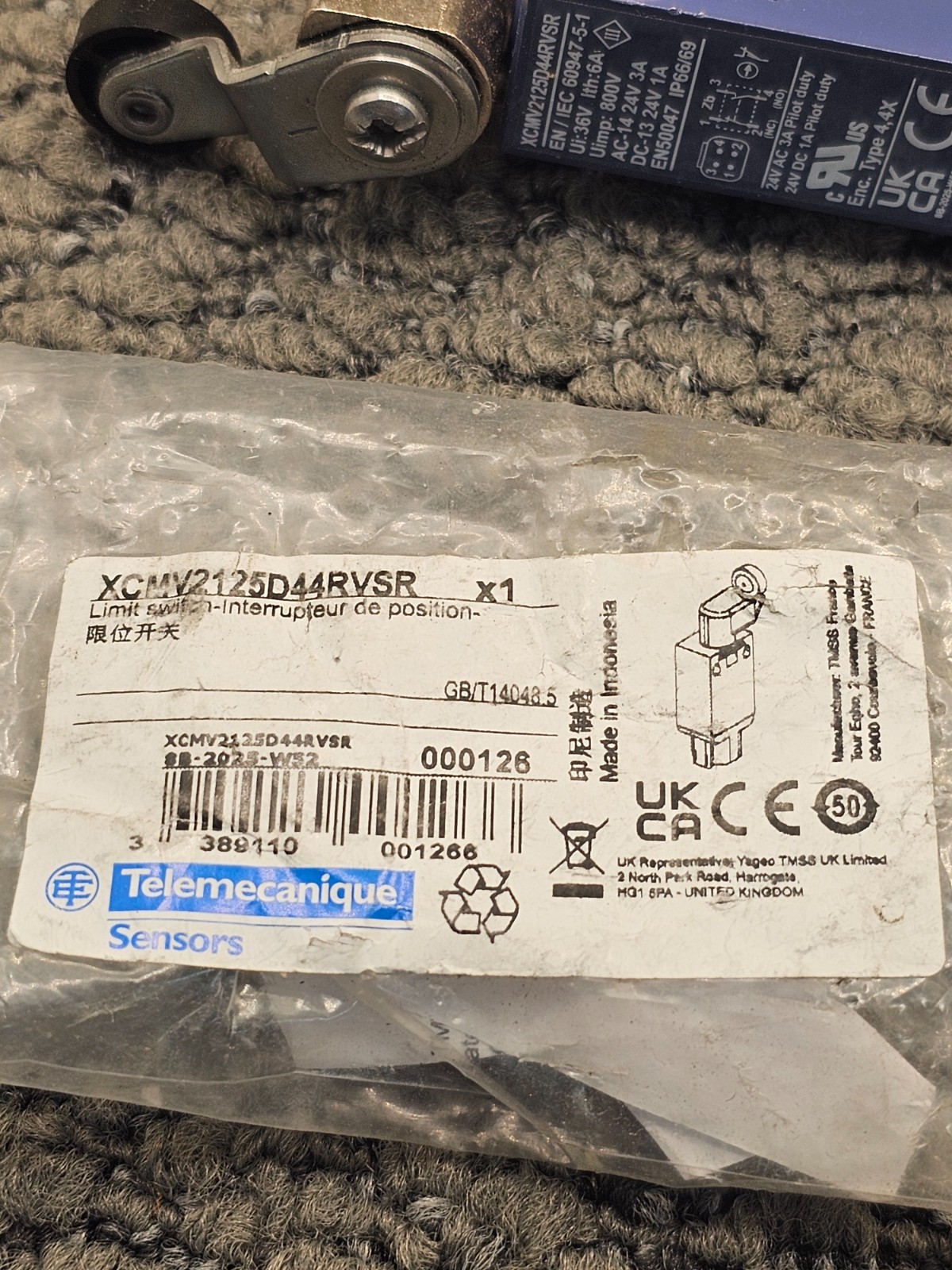 Telemecanique XCMV2125D44RVSR: Sensor Limit Switch Replacement