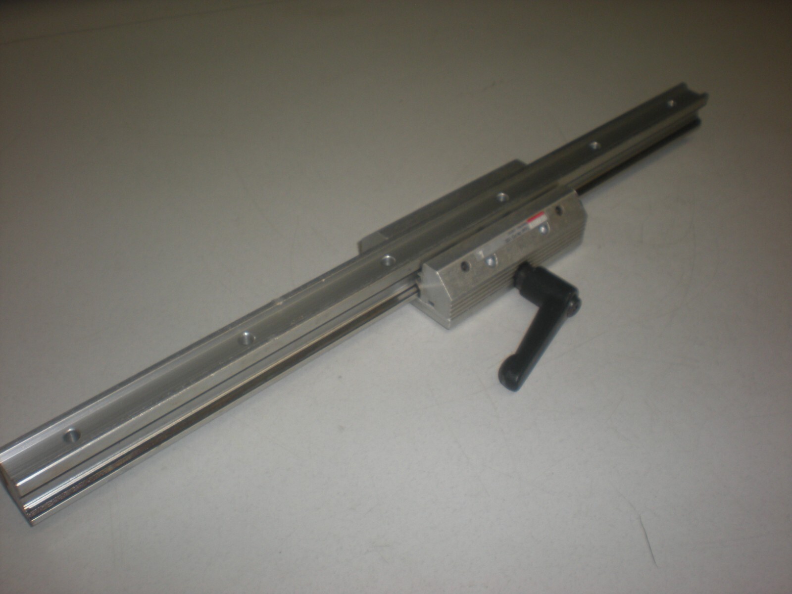 Hoerbiger RK-FS15S Manually Locking Slide on a 13-1/2″ Mountable Rail