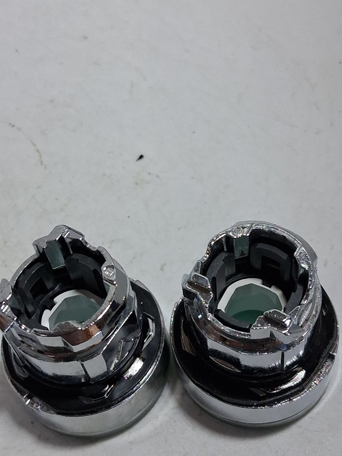 TELEMECANIQUE ZBV-B3 PUSHBUTTON OPERATOR ILLUMINATED GREEN (LOT OF 2)