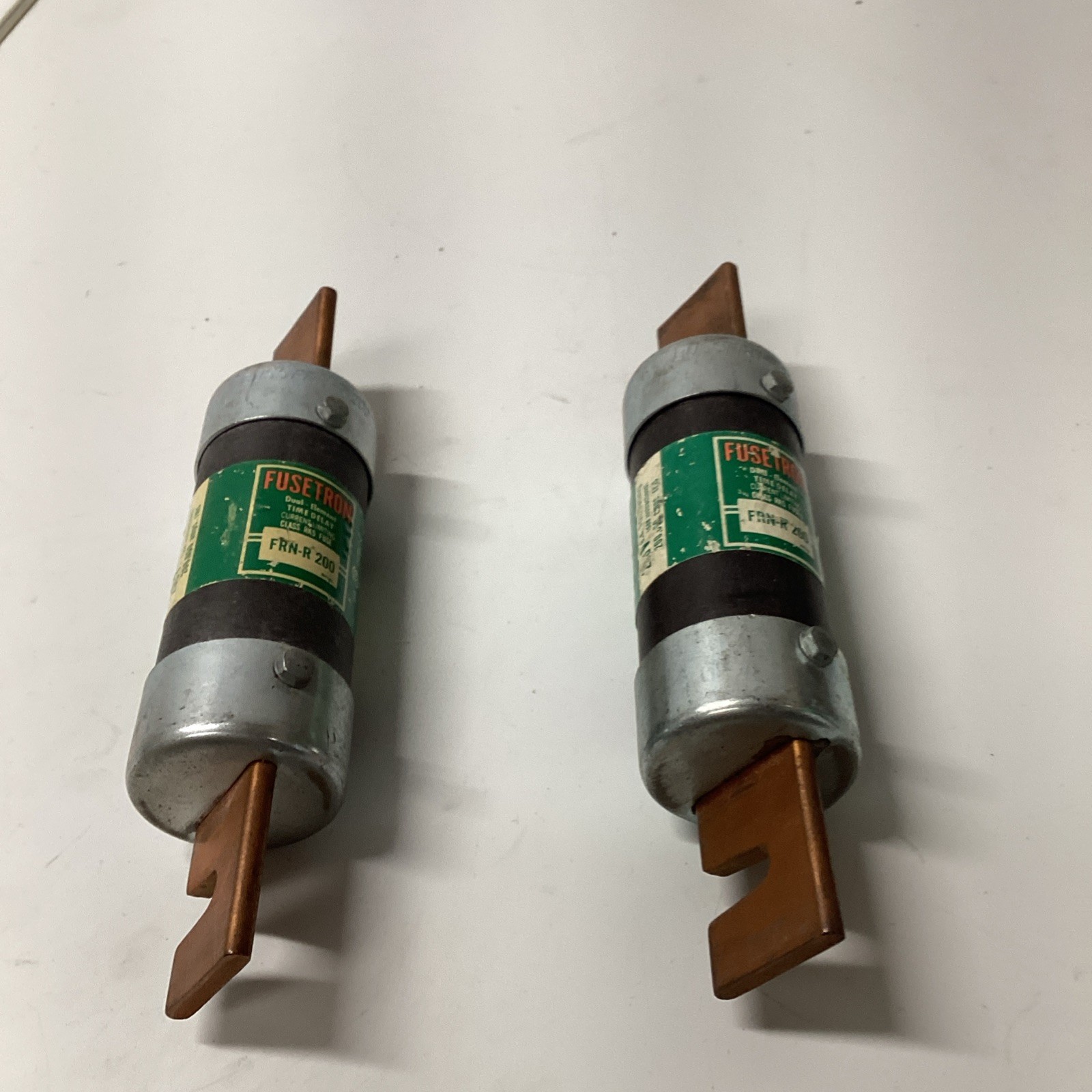 BUSS FUSETRON FRN-R-200 DUAL ELEMENT TIME DELAY LOT OF 2 V-089