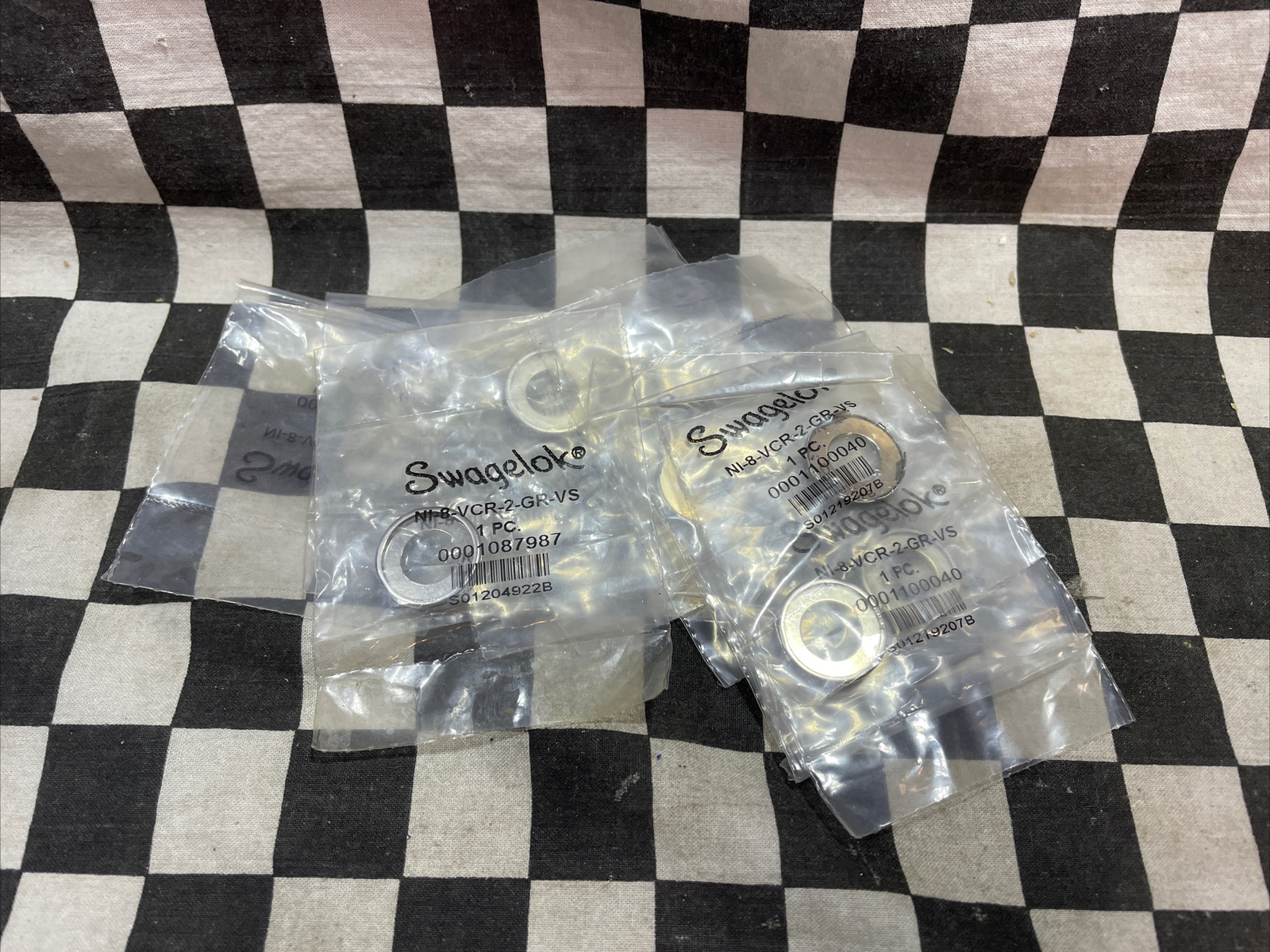 SWAGELOK VCR Face Seal 1/2″, NI-8-VCR-2-GR-VS, LOT OF 11, SHIPSAMEDAY#1327D4