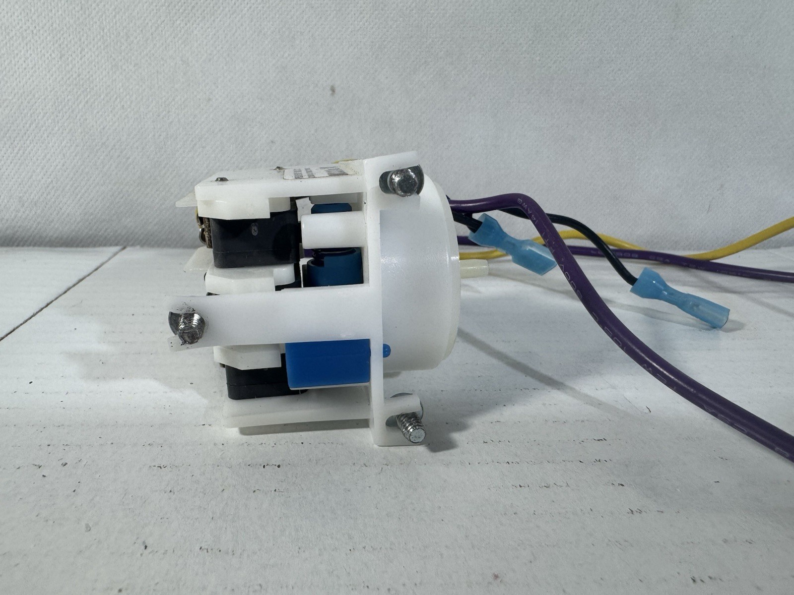 Pres:Air:Trol MCB311A Sequencing Switch Blue Cam, Used With Wires 21A250 Vac,