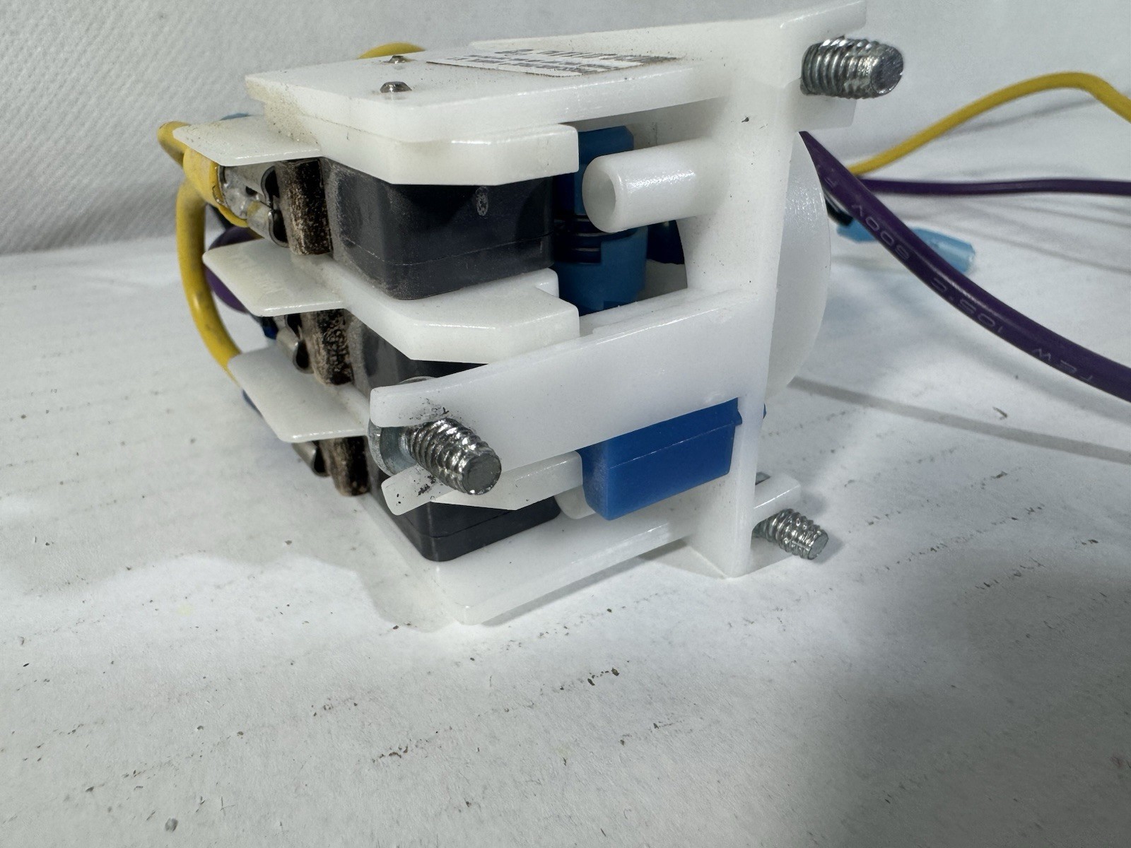 Pres:Air:Trol MCB311A Sequencing Switch Blue Cam, Used With Wires 21A250 Vac,