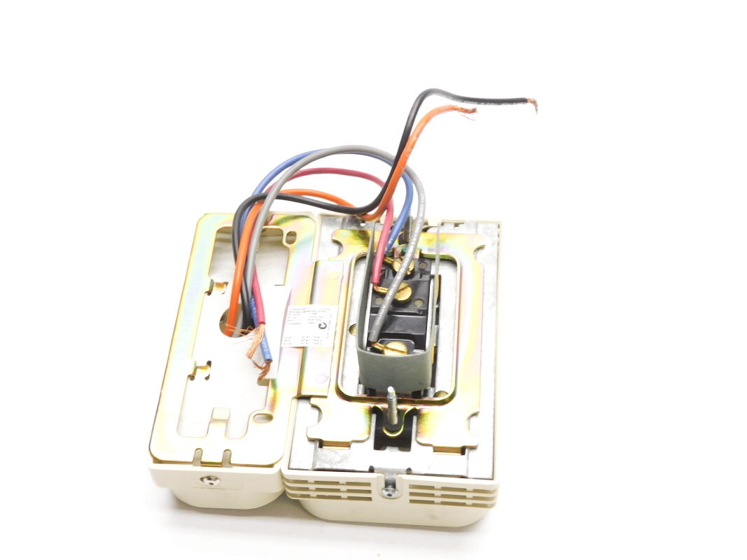 JOHNSON CONTROLS T46SDH-1C 40-90’F NSMP