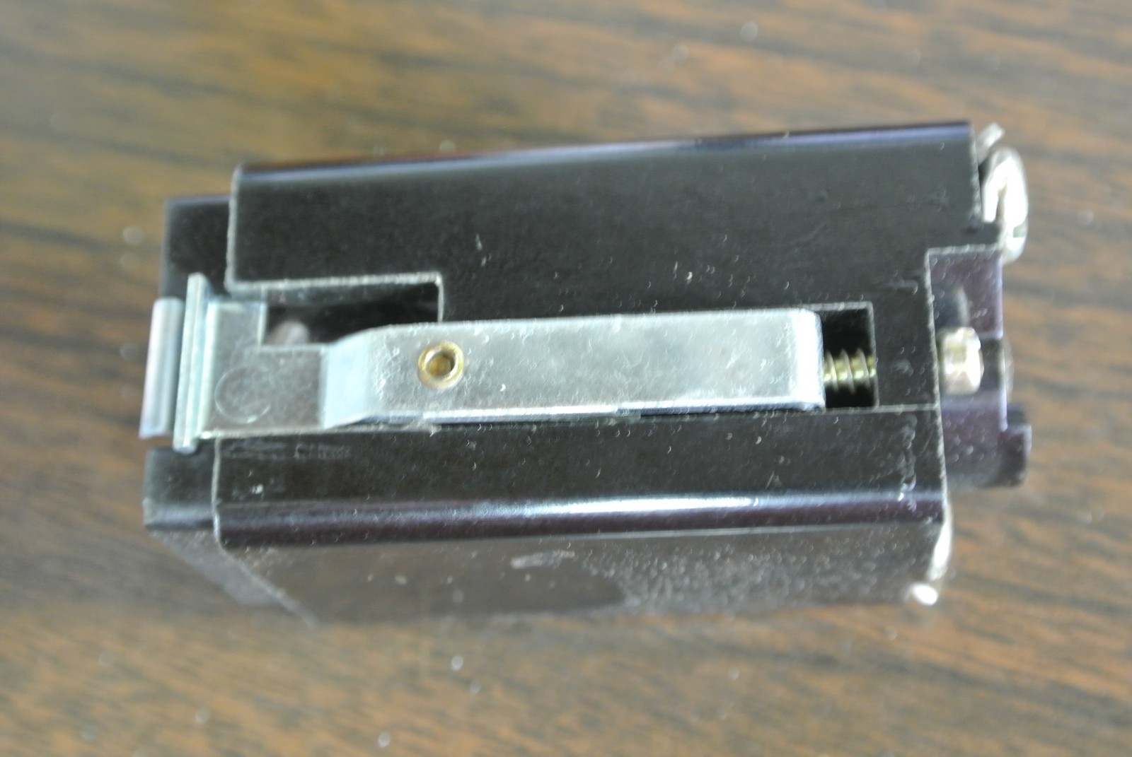 GE CR103C3202 – SQUARE INDICATING LIGHT – RED LENS – 125V AC/DC – NEW SURPLUS